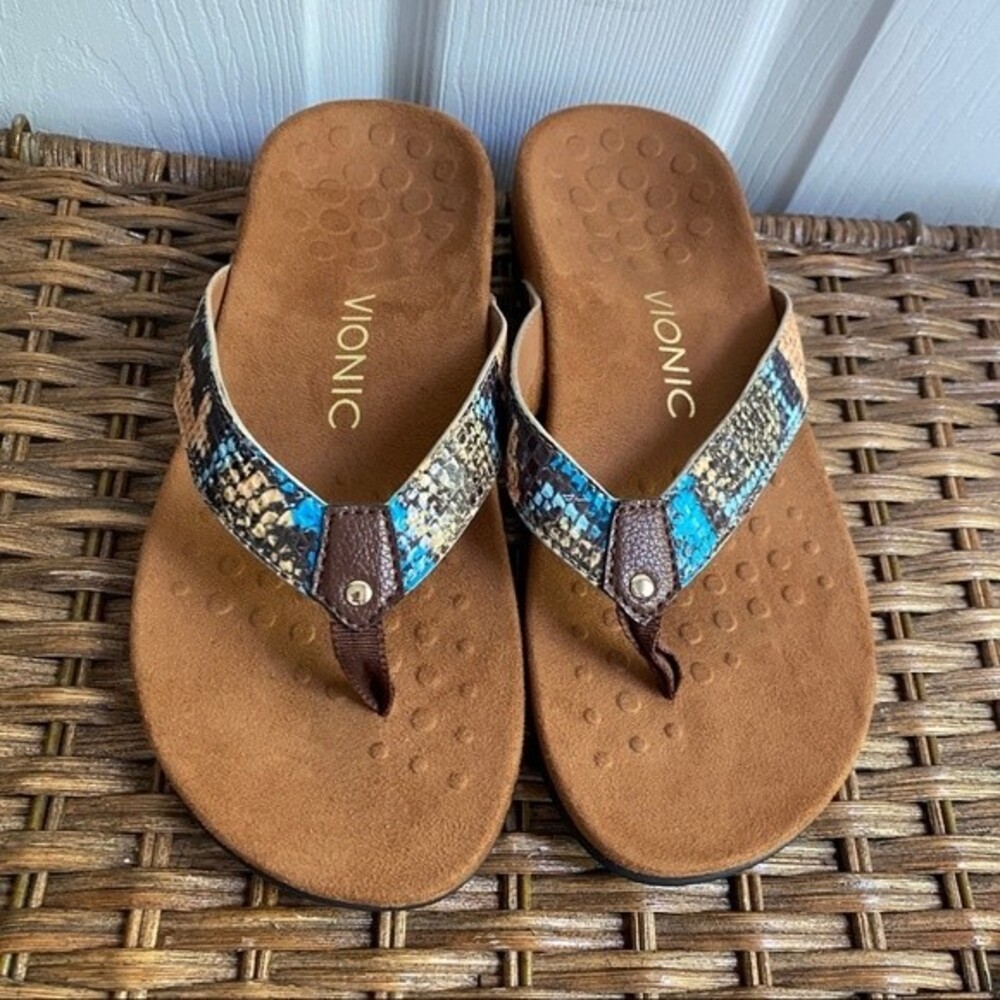 Vionic Flip Flops - multicolored snakeskin, size 6 WIDE